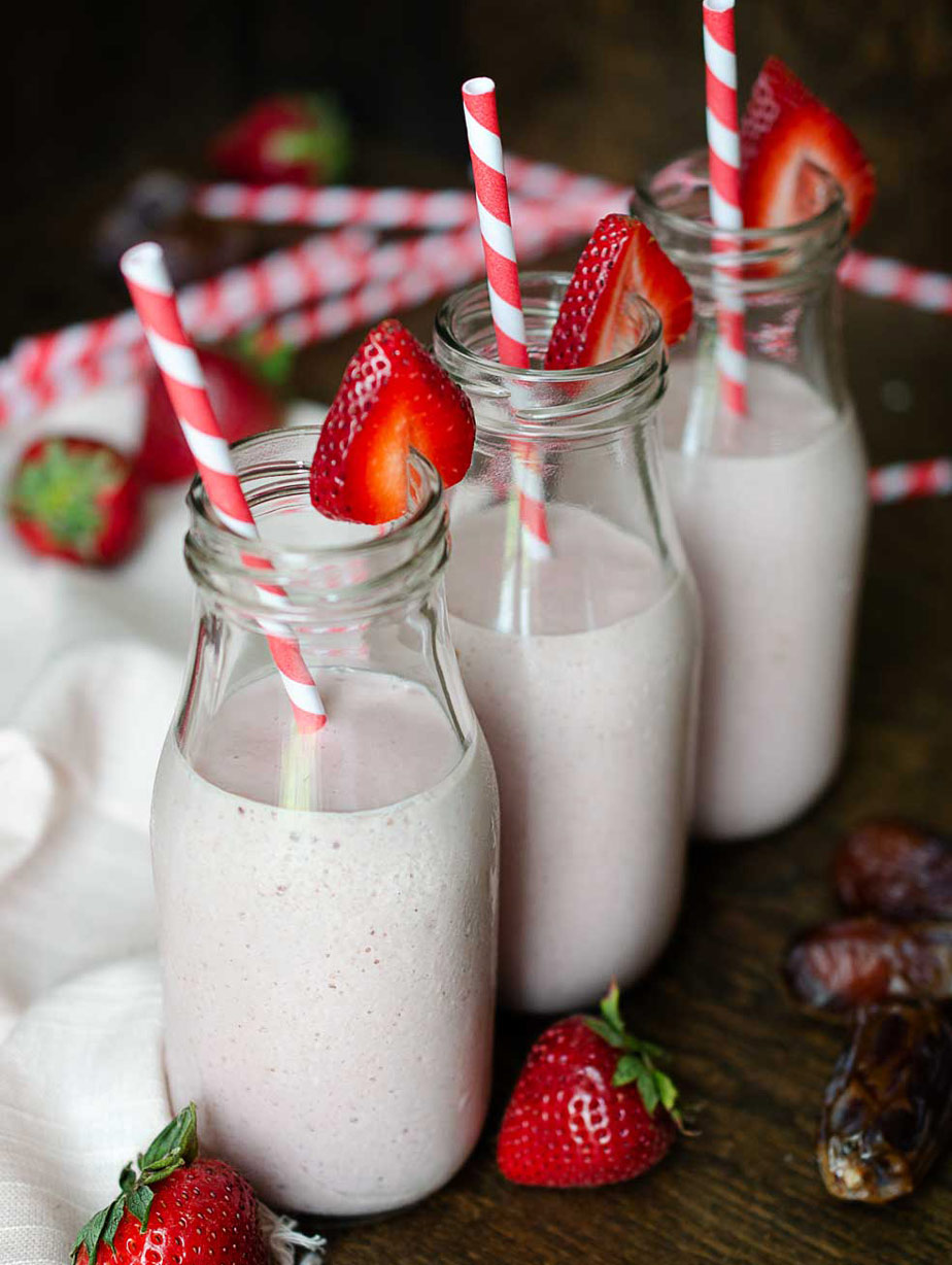 vegan strawberry smoothie