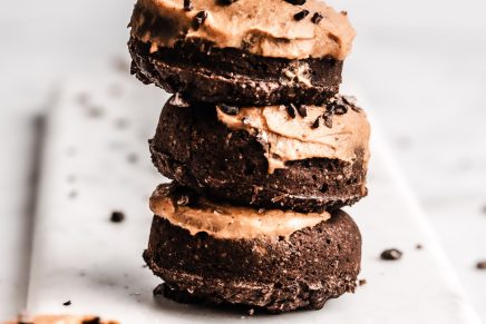 baked vegan chocolate donut